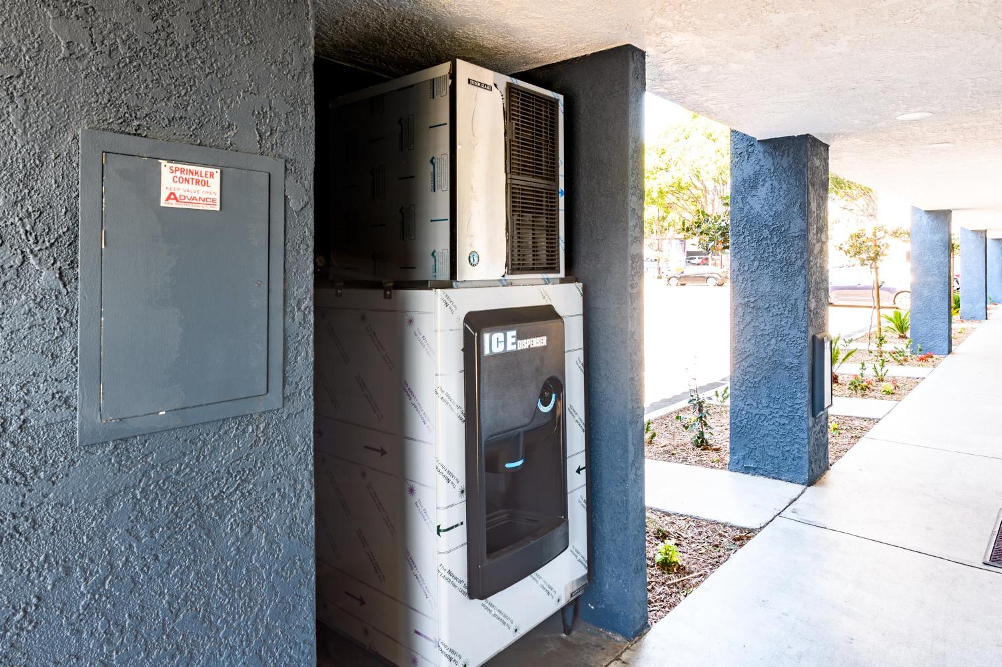Hyland Inn Near Pasadena Civic Center エクステリア 写真